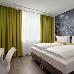 Standard Zimmer mit zwei Einzelbetten